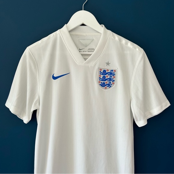 Nike 2014 England Home Football Shirt Size Mens S - Picture 2 of 9